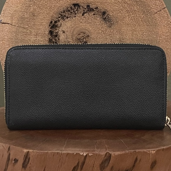 COACH ACCORDION ZIP WALLET WITH HEART BANDANA RIVETS - Picture 2 of 16